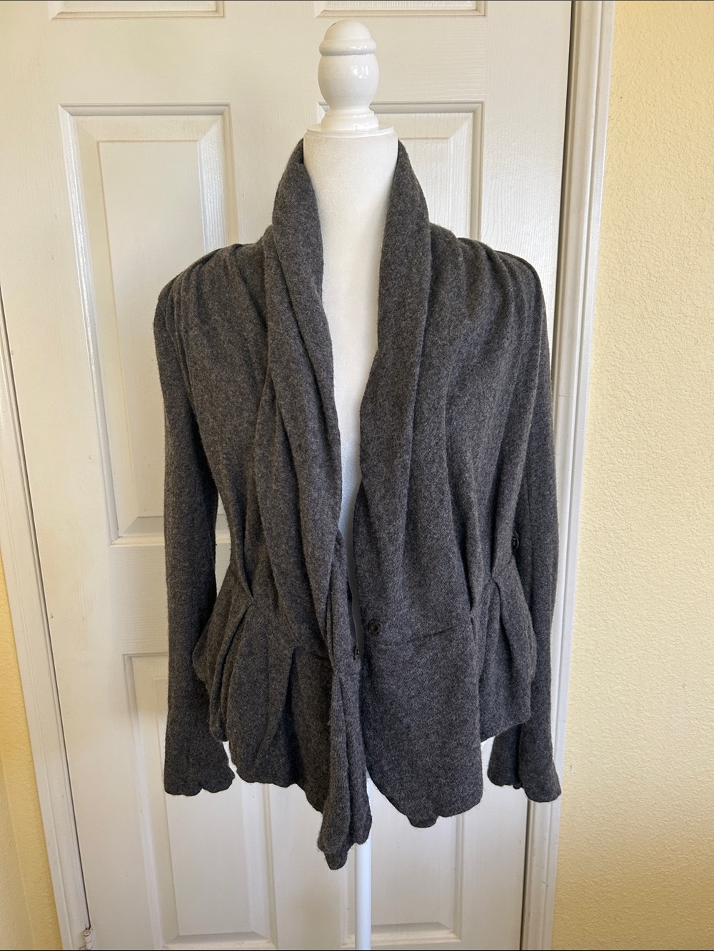 100% Women’s Wool Shawl Collar Open Front Cardigan in Charcoal Gray